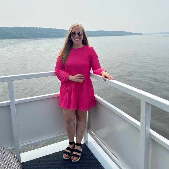 Meet Your Posher - Picture 5 of 14